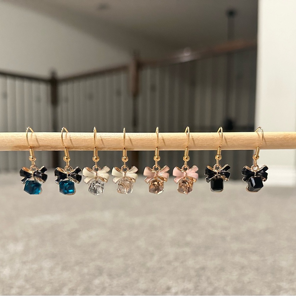 New 4 pairs Crystal Bow Earrings